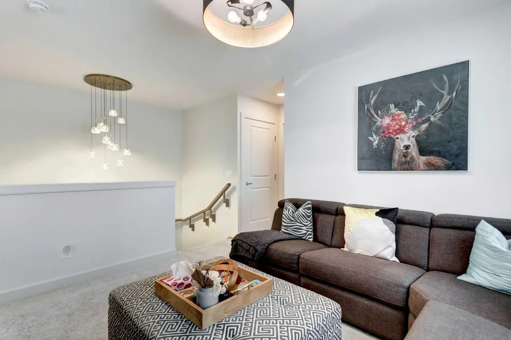 15033 37 Street SW Calgary AB T2Y0R5