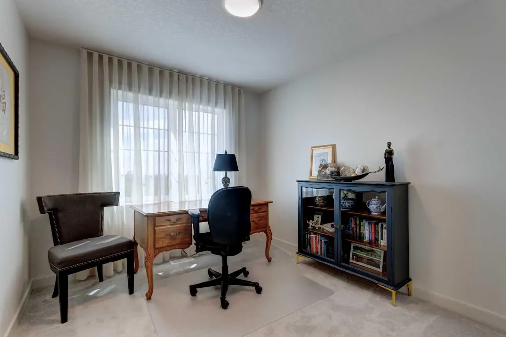 15033 37 Street SW Calgary AB T2Y0R5