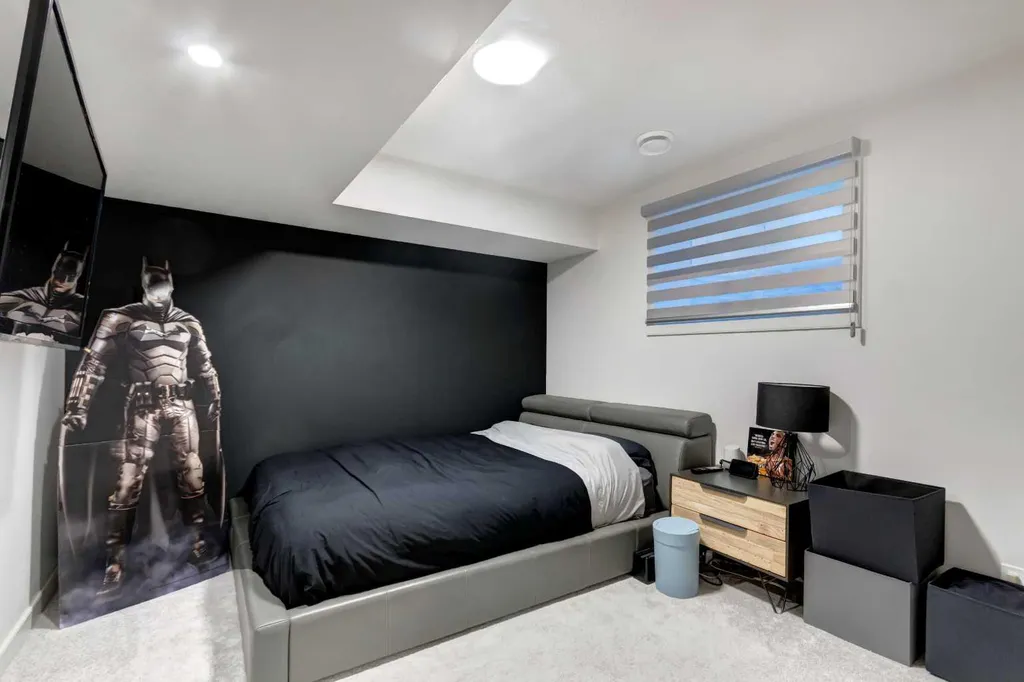 15033 37 Street SW Calgary AB T2Y0R5