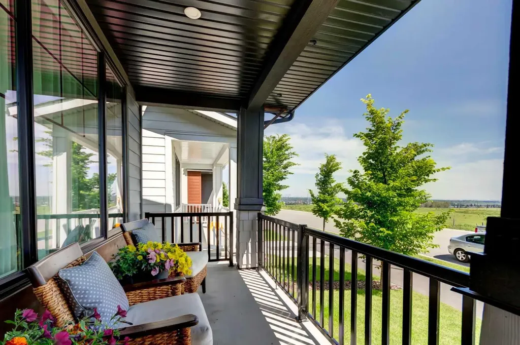 15033 37 Street SW Calgary AB T2Y0R5