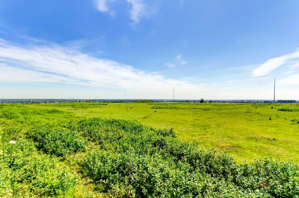 15033 37 Street SW Calgary AB T2Y0R5