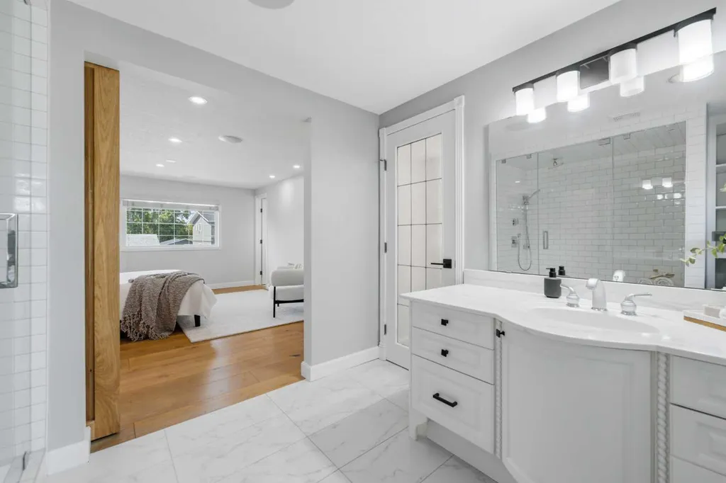 20 Mapleglade Close SE Calgary AB T2J 2G9