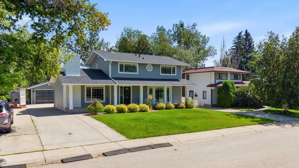 20 Mapleglade Close SE Calgary AB T2J 2G9