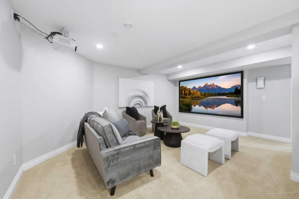 20 Mapleglade Close SE Calgary AB T2J 2G9