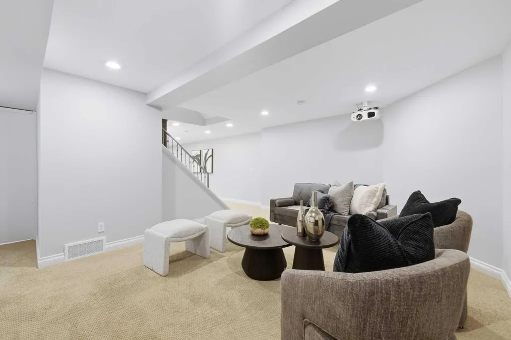 20 Mapleglade Close SE Calgary AB T2J 2G9