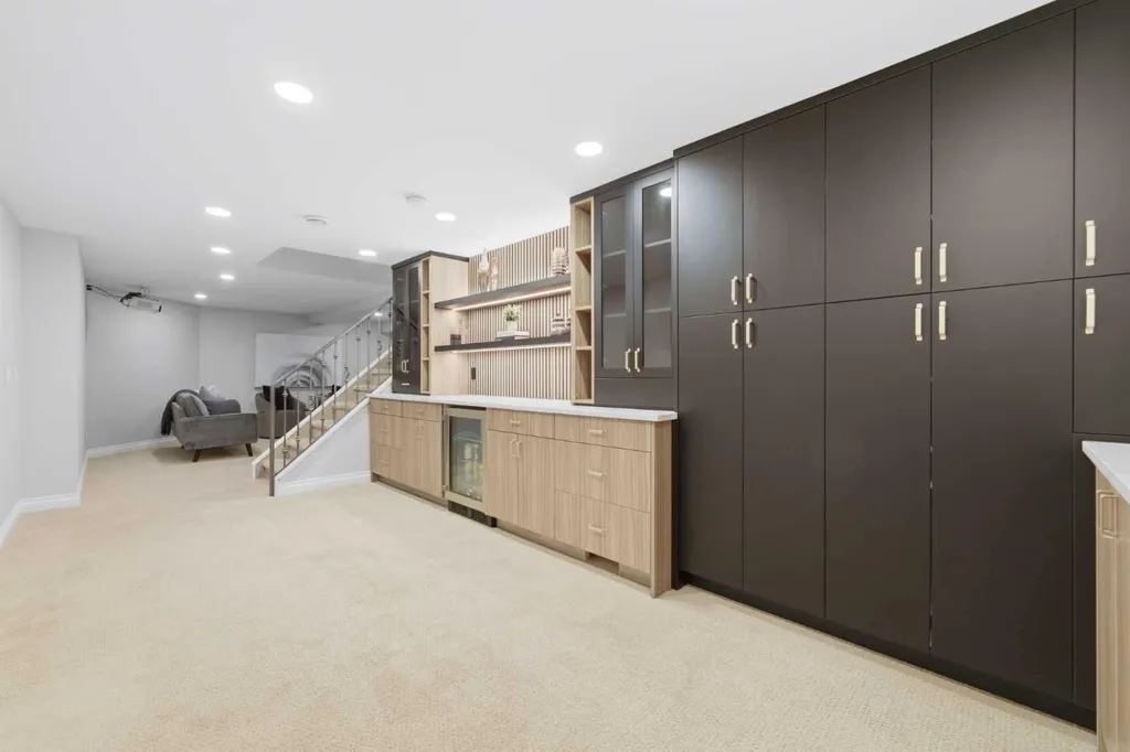 20 Mapleglade Close SE Calgary AB T2J 2G9