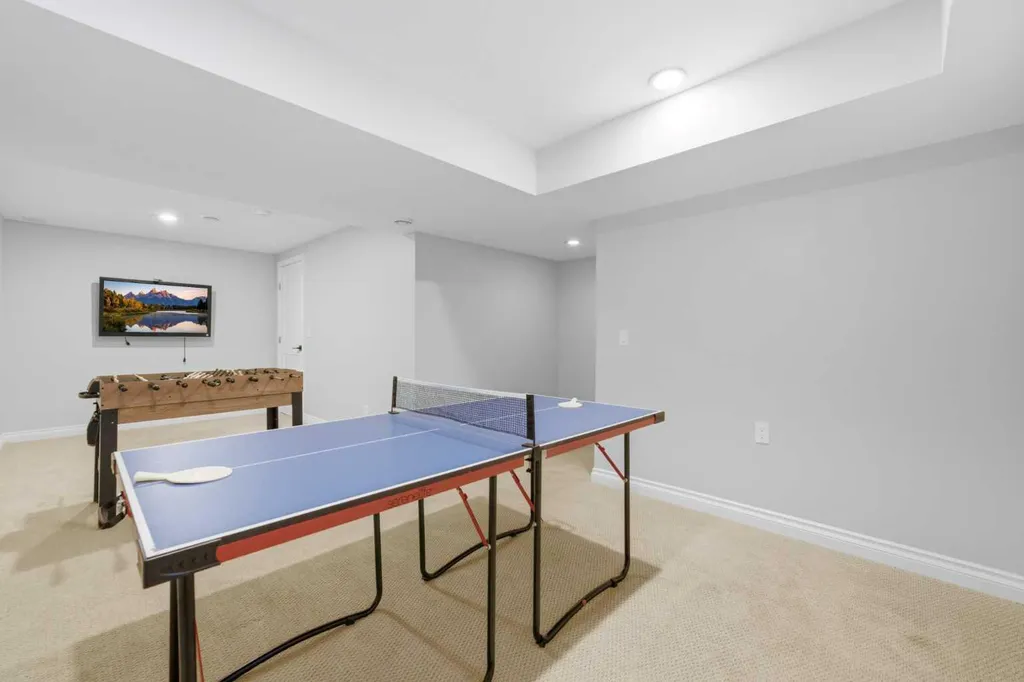 20 Mapleglade Close SE Calgary AB T2J 2G9