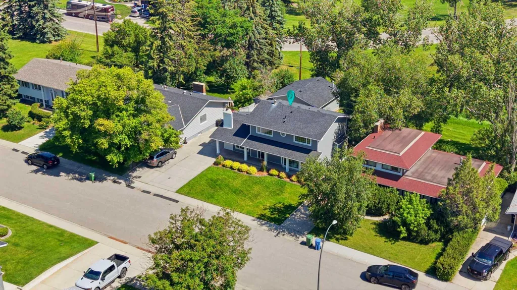 20 Mapleglade Close SE Calgary AB T2J 2G9