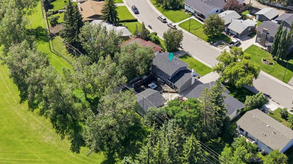 20 Mapleglade Close SE Calgary AB T2J 2G9