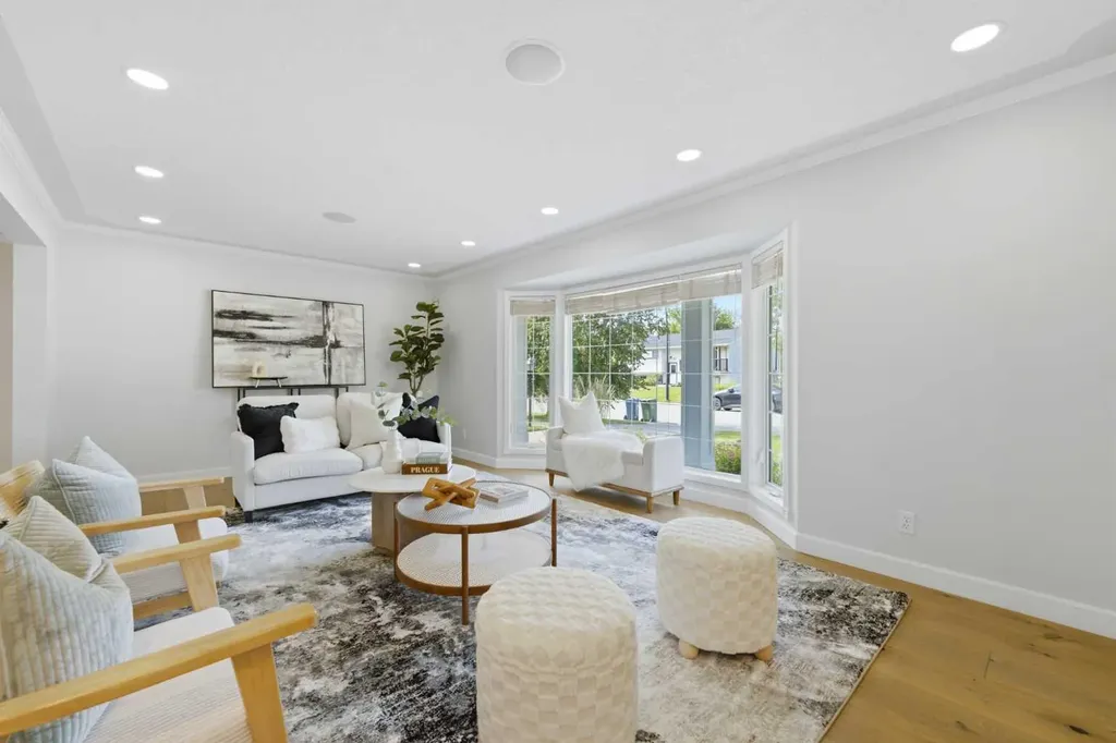 20 Mapleglade Close SE Calgary AB T2J 2G9