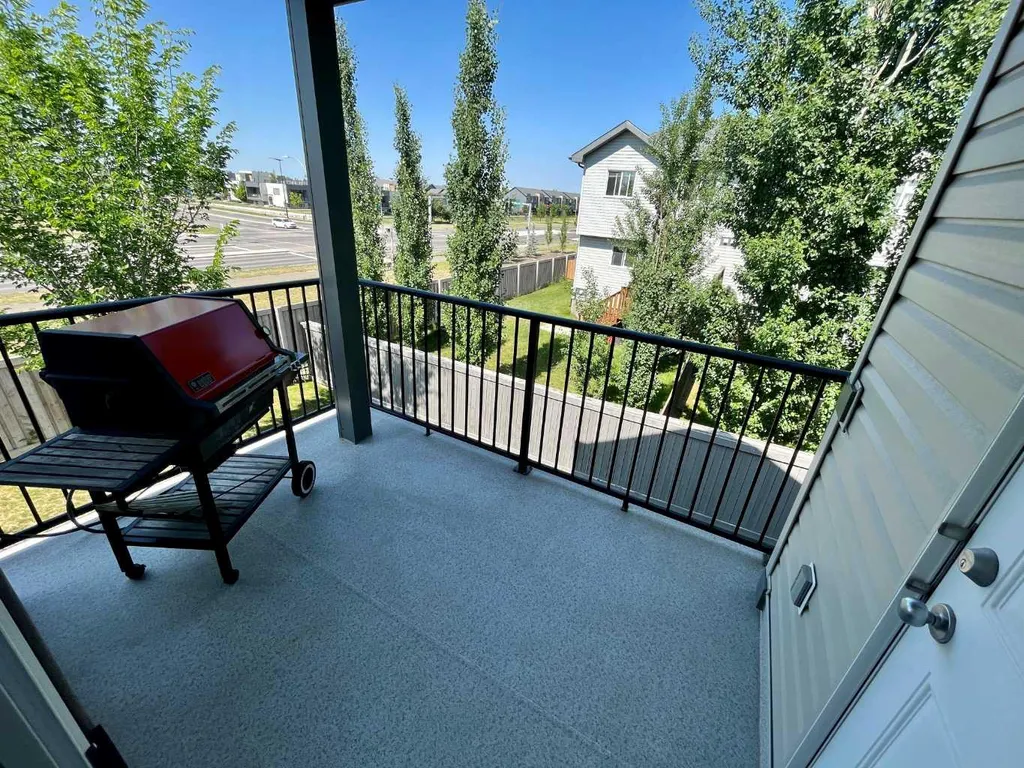 137 Silkstone Road W Lethbridge AB T1J3H6