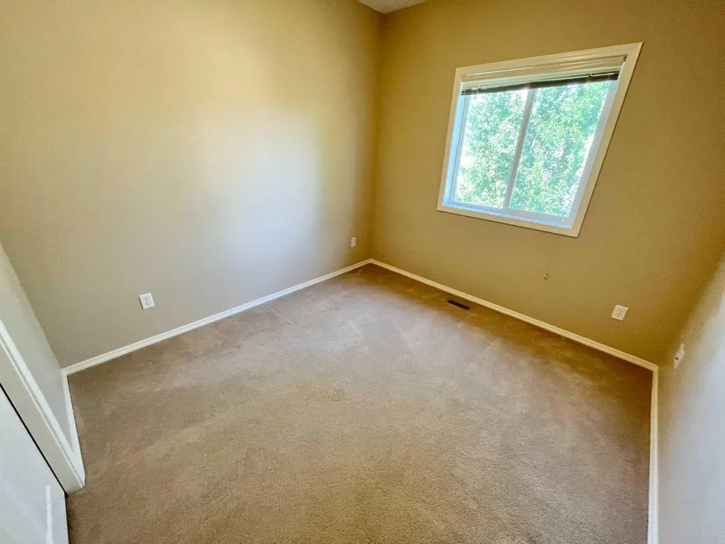 137 Silkstone Road W Lethbridge AB T1J3H6