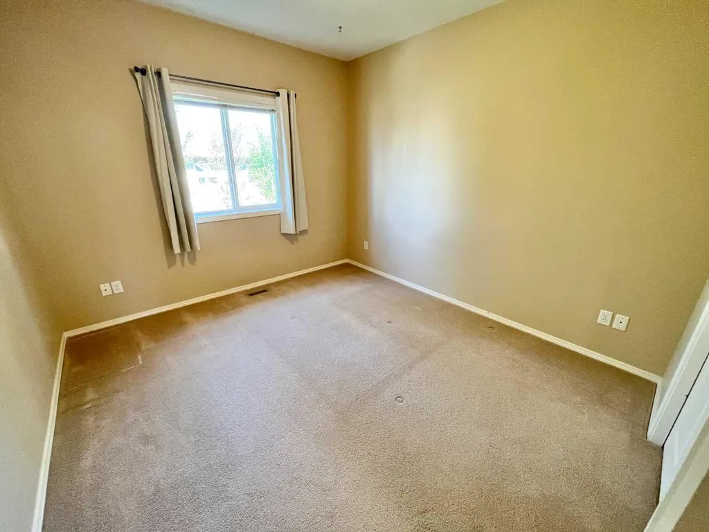 137 Silkstone Road W Lethbridge AB T1J3H6