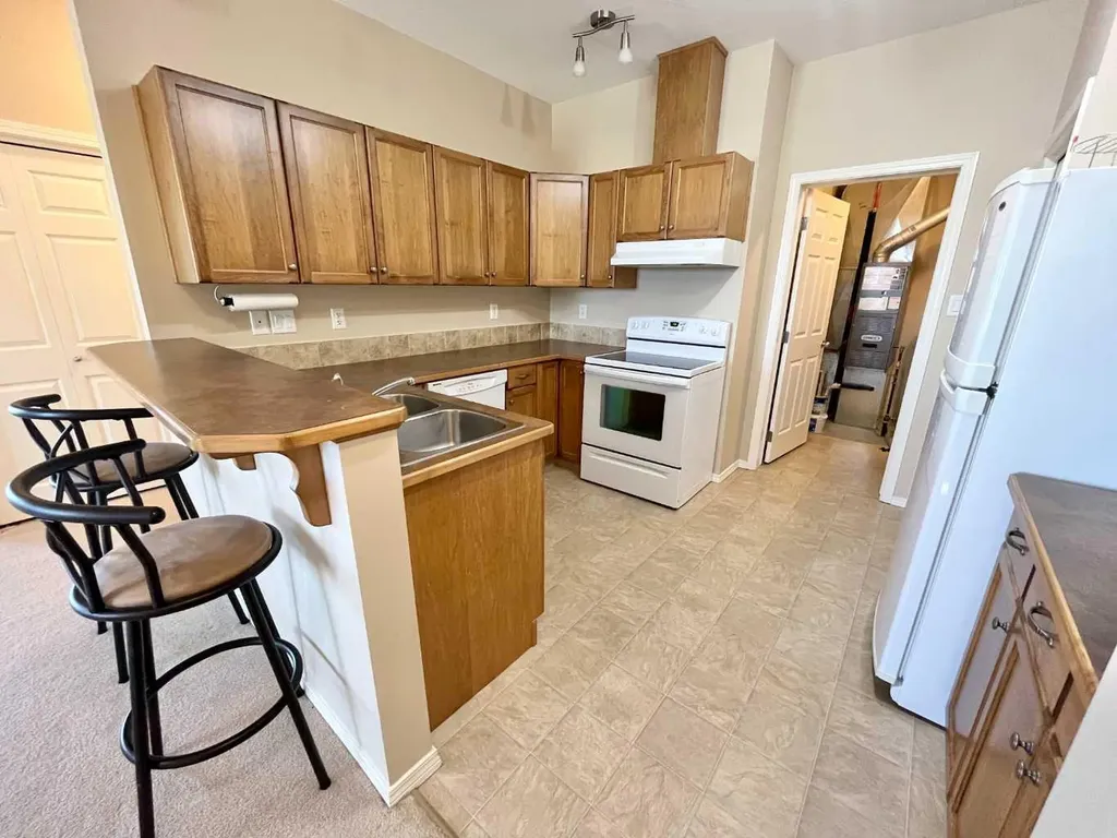 137 Silkstone Road W Lethbridge AB T1J3H6