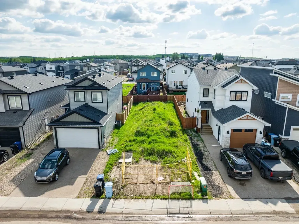 137 Aldergrove Avenue Fort Mcmurray AB T9J1E2