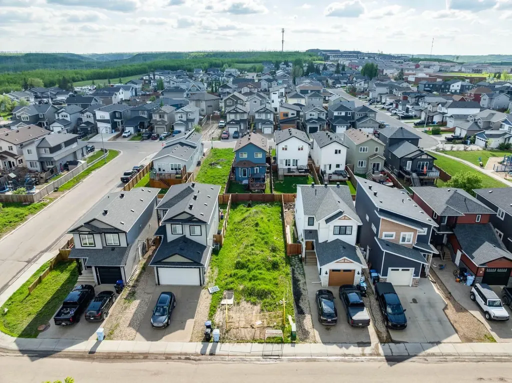 137 Aldergrove Avenue Fort Mcmurray AB T9J1E2