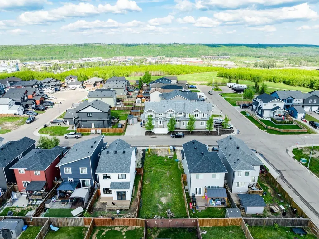 137 Aldergrove Avenue Fort Mcmurray AB T9J1E2