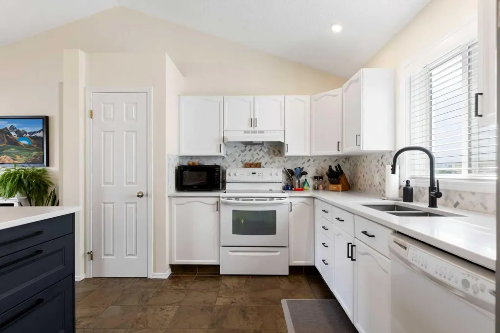 60 River Rock Circle SE Calgary AB T2C 4C3