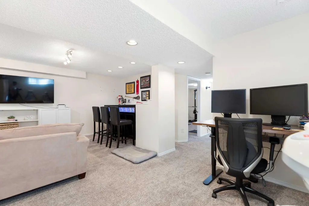 60 River Rock Circle SE Calgary AB T2C 4C3