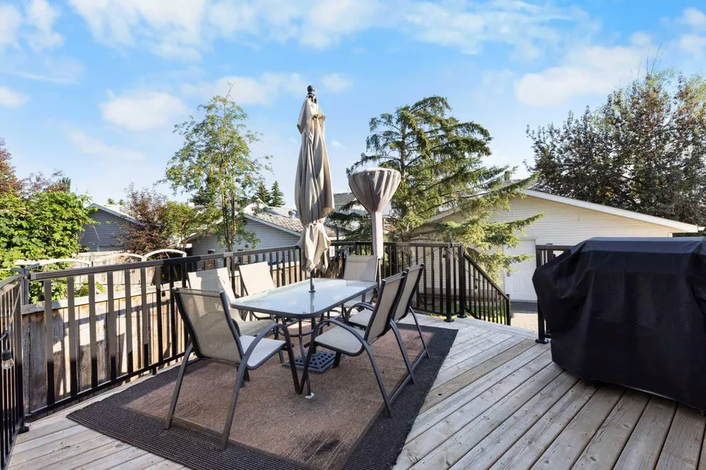 60 River Rock Circle SE Calgary AB T2C 4C3