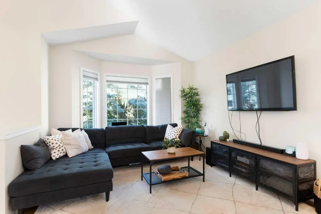 60 River Rock Circle SE Calgary AB T2C 4C3