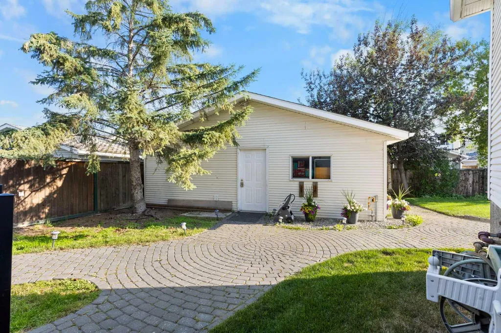 60 River Rock Circle SE Calgary AB T2C 4C3