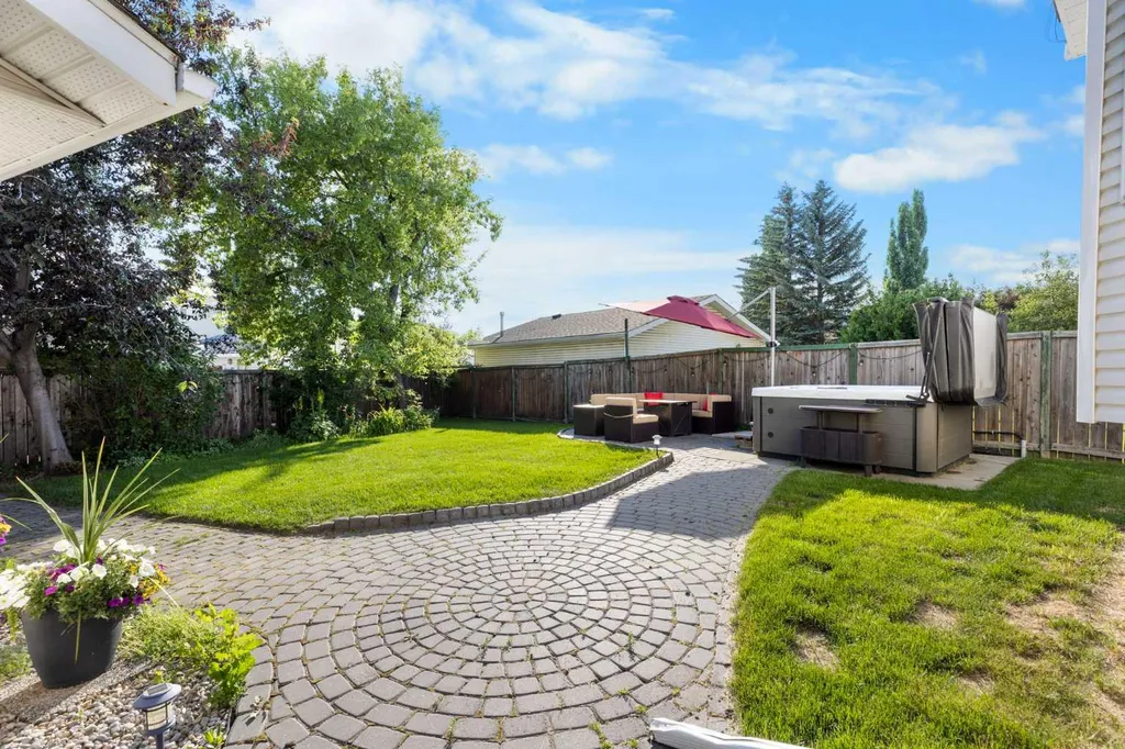 60 River Rock Circle SE Calgary AB T2C 4C3