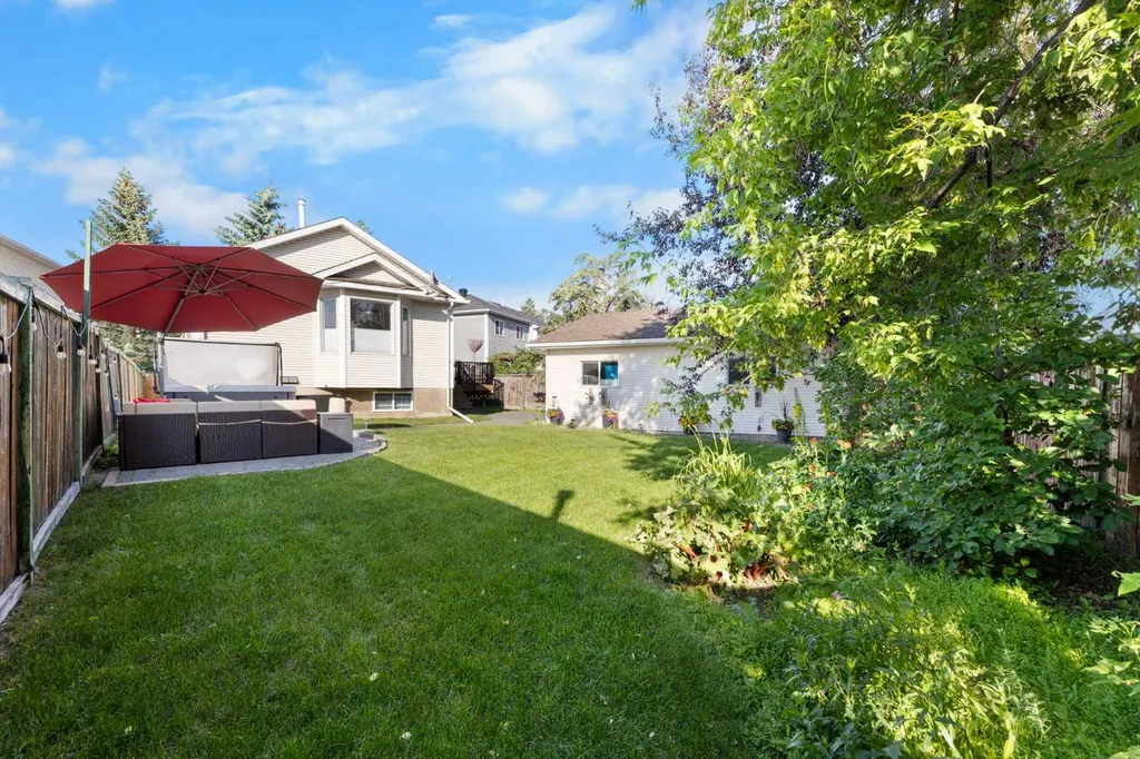 60 River Rock Circle SE Calgary AB T2C 4C3