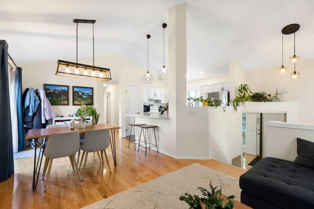 60 River Rock Circle SE Calgary AB T2C 4C3