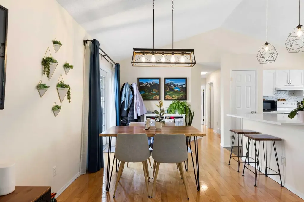 60 River Rock Circle SE Calgary AB T2C 4C3