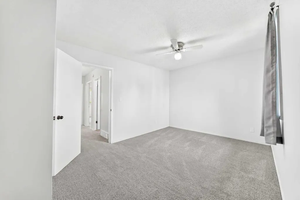 219 90 Avenue SE Calgary AB T2J0A3