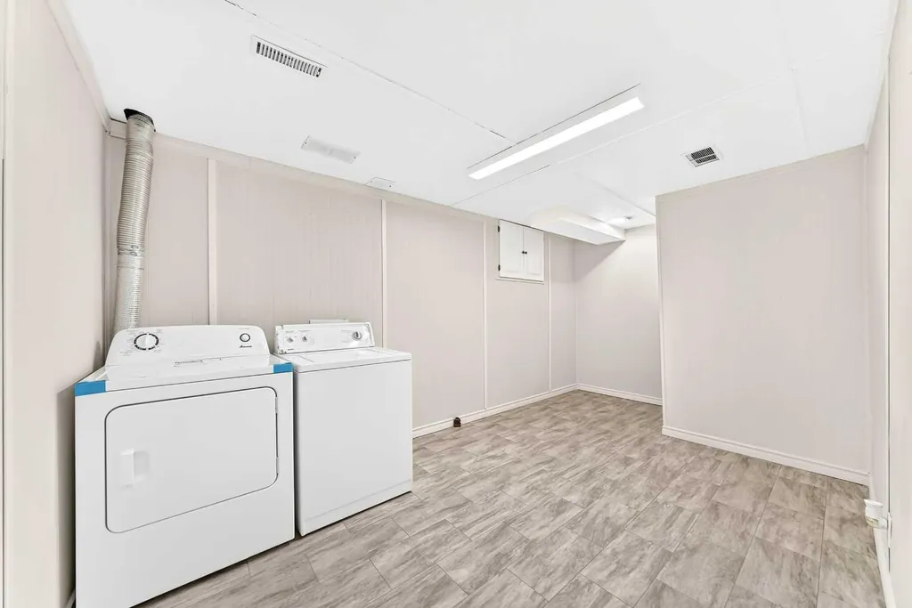 219 90 Avenue SE Calgary AB T2J0A3