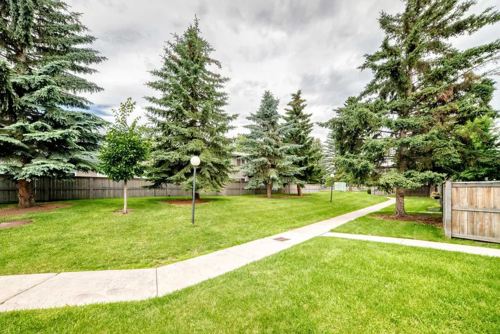 219 90 Avenue SE Calgary AB T2J0A3