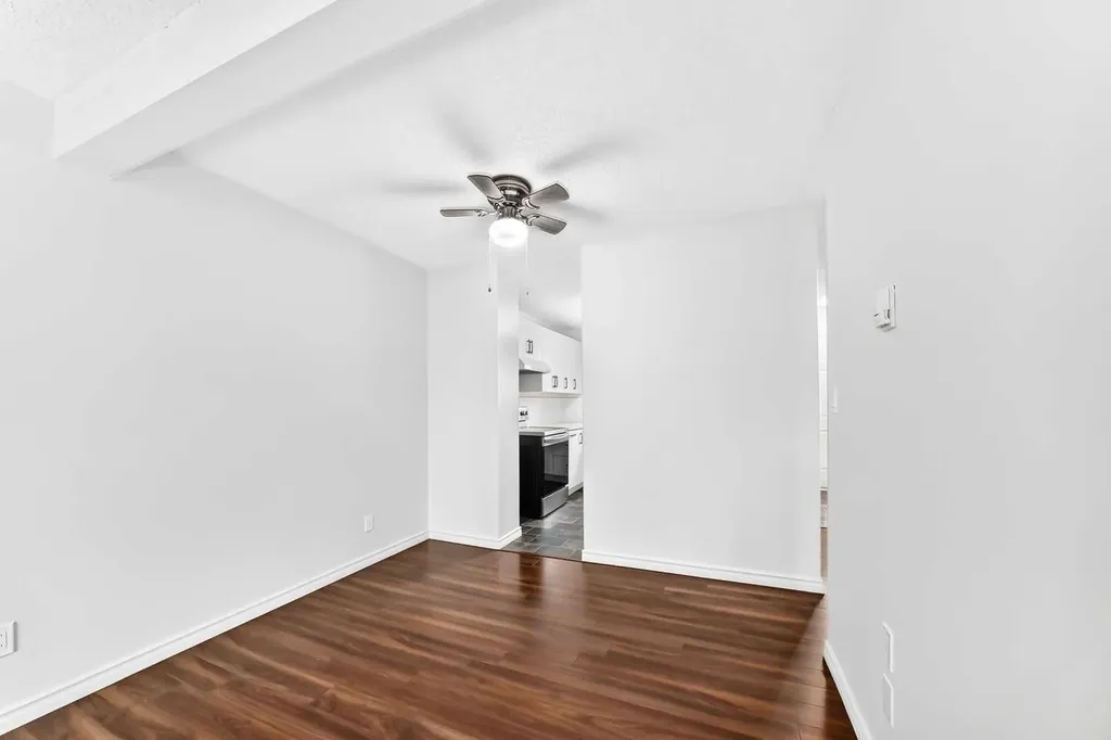 219 90 Avenue SE Calgary AB T2J0A3