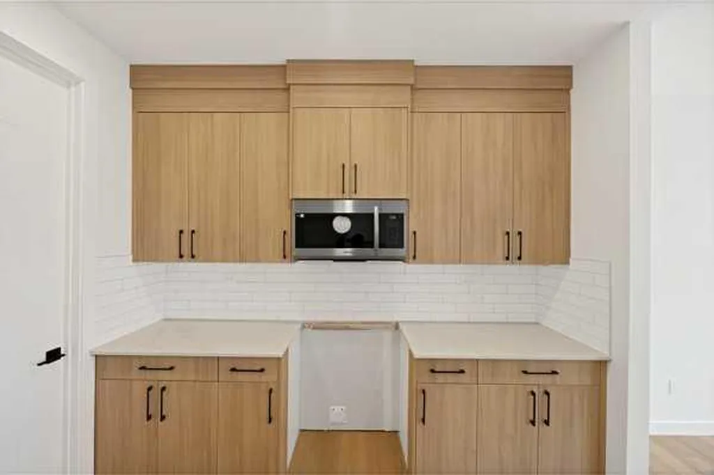 82 Heritage Circle Cochrane AB T4C 3G9