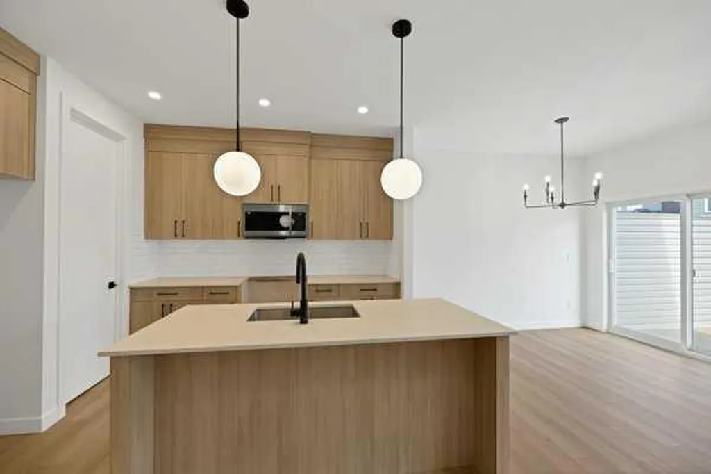 82 Heritage Circle Cochrane AB T4C 3G9