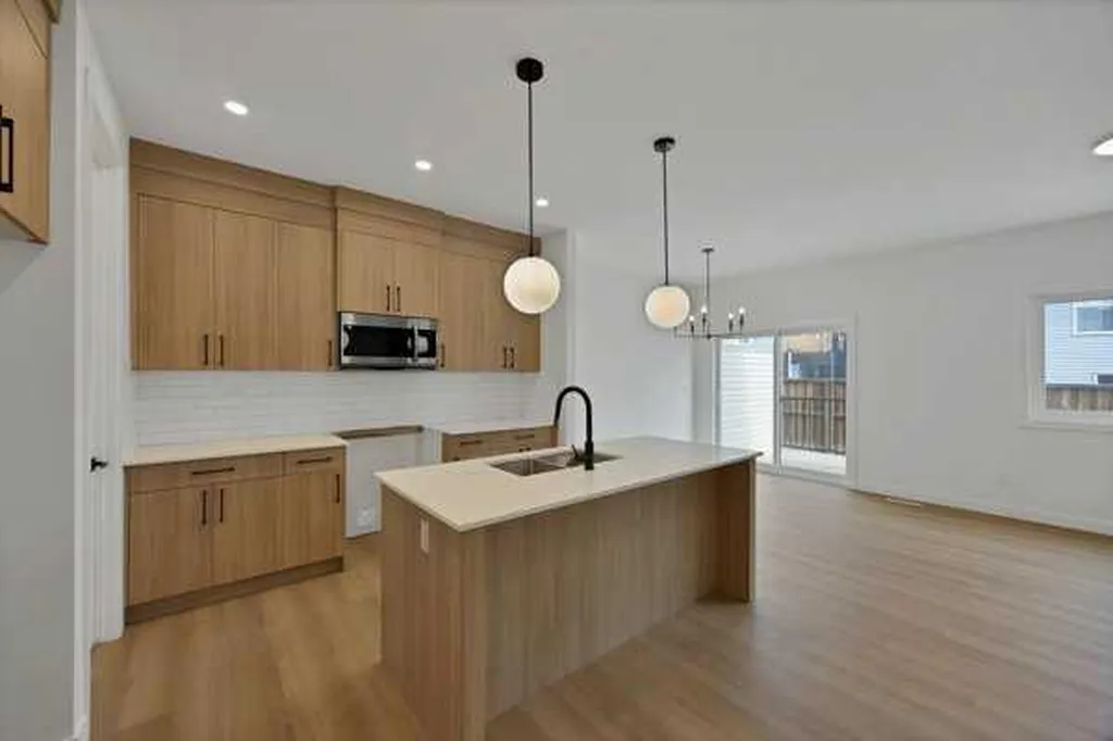 82 Heritage Circle Cochrane AB T4C 3G9