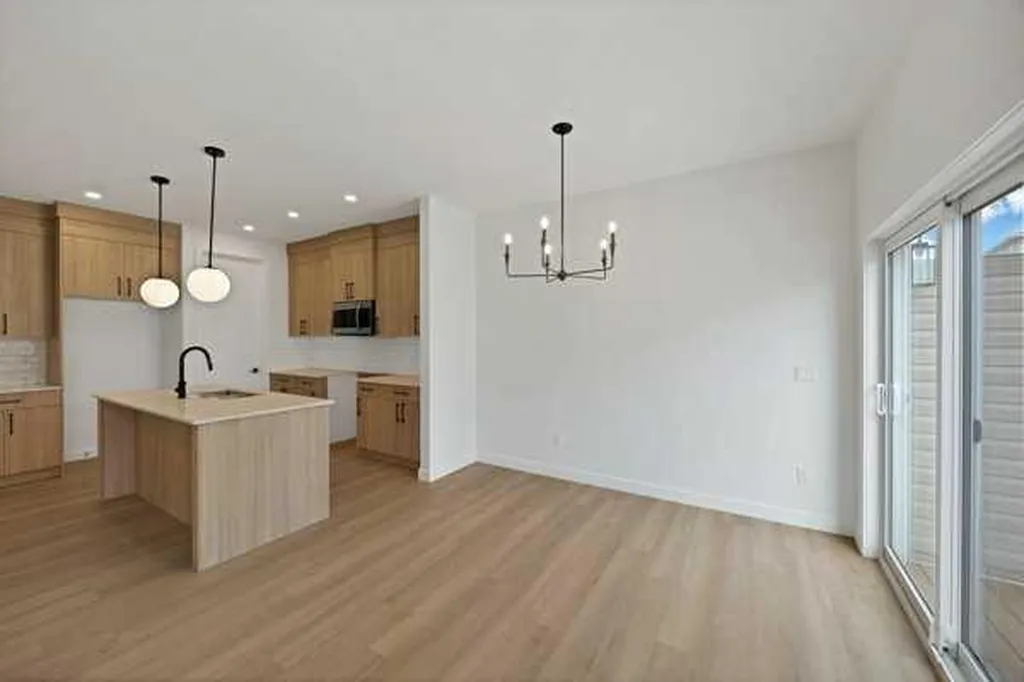 82 Heritage Circle Cochrane AB T4C 3G9