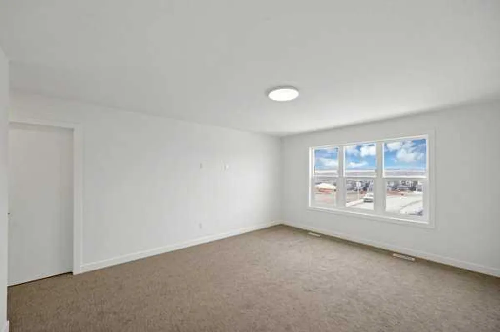 82 Heritage Circle Cochrane AB T4C 3G9