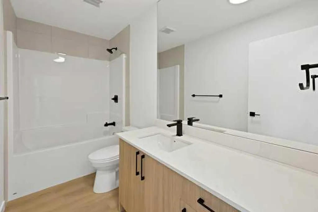 82 Heritage Circle Cochrane AB T4C 3G9