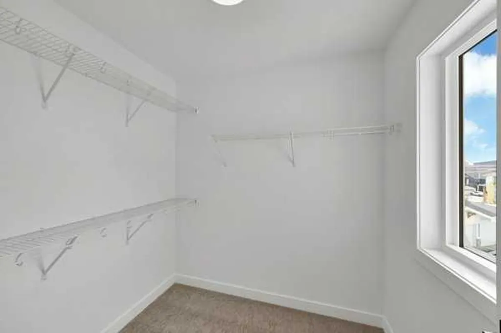 82 Heritage Circle Cochrane AB T4C 3G9