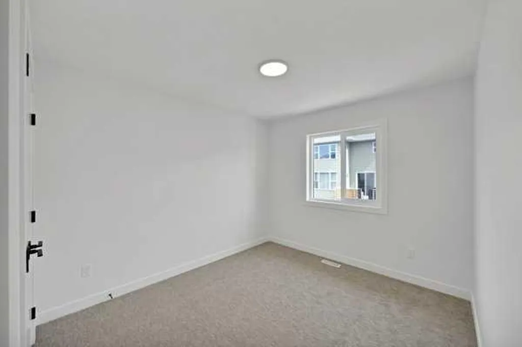 82 Heritage Circle Cochrane AB T4C 3G9