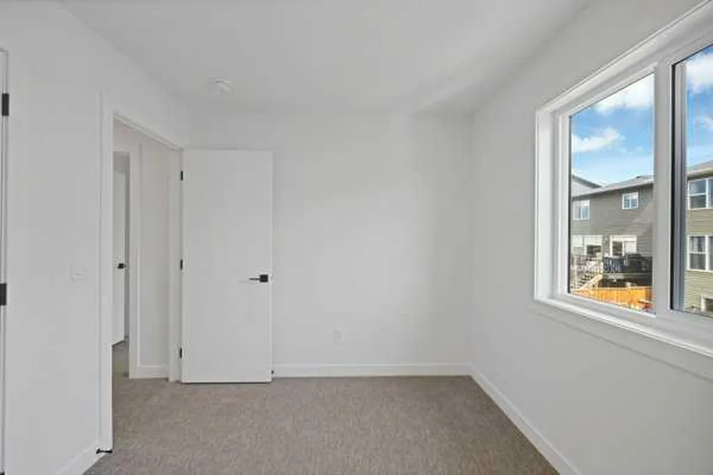 82 Heritage Circle Cochrane AB T4C 3G9