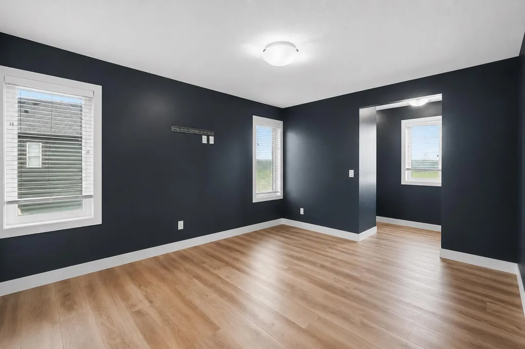 32 Horseshoe Crescent Cochrane AB T4C2P4