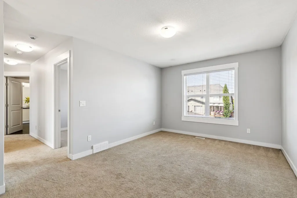 145 Rainbow Falls Glen Chestermere AB T1X 0S5