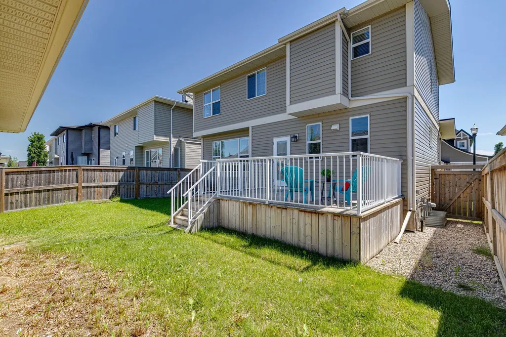 145 Rainbow Falls Glen Chestermere AB T1X 0S5