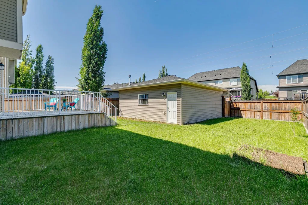 145 Rainbow Falls Glen Chestermere AB T1X 0S5