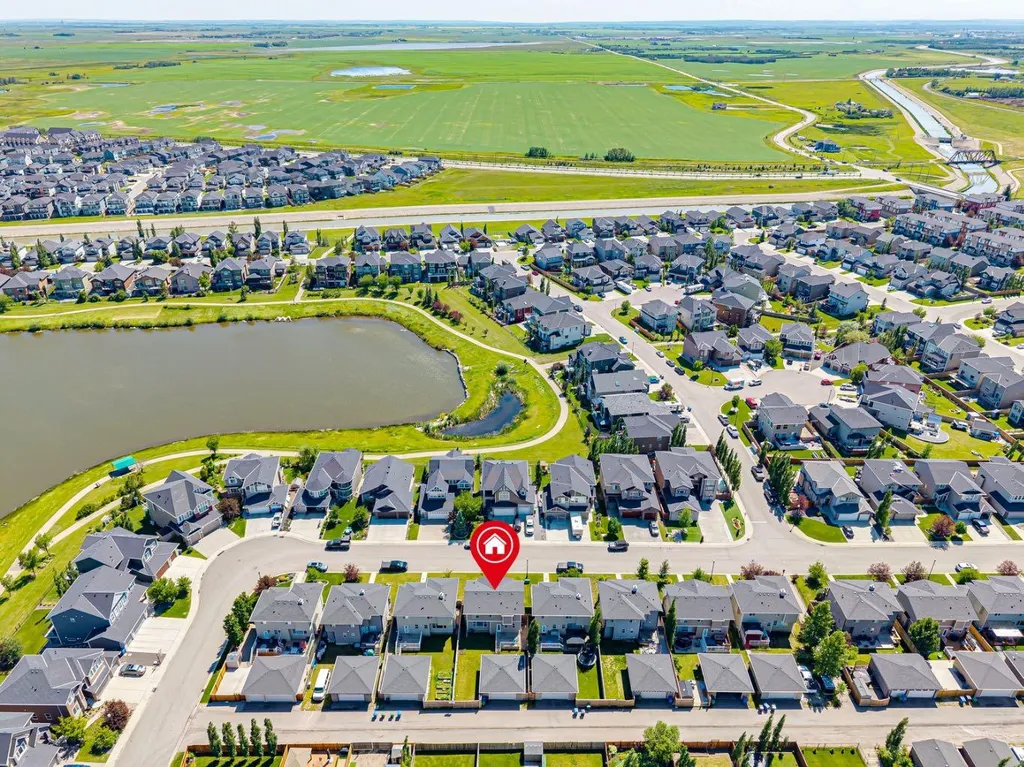 145 Rainbow Falls Glen Chestermere AB T1X 0S5