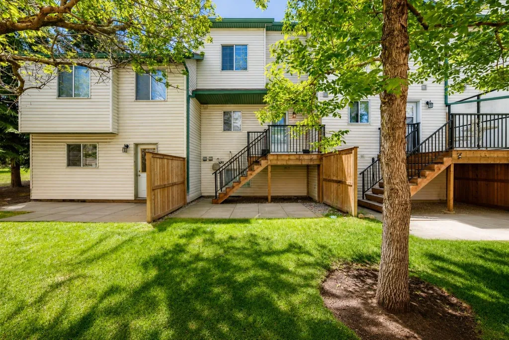 101 Hidden Valley Villas NW Calgary AB T3A 5W7