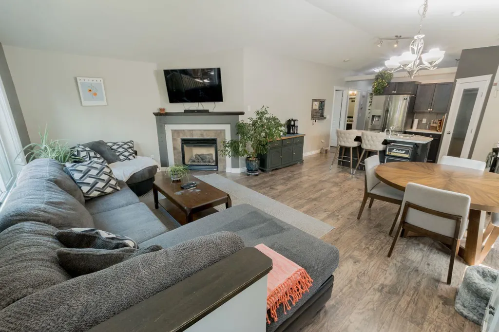 12614 106 Street Grande Prairie AB T8V 2M3